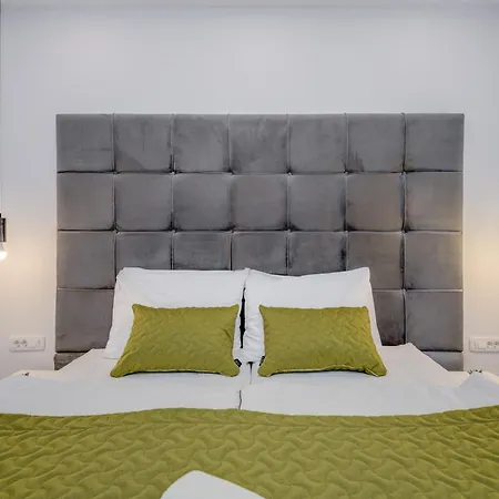 Daire Finn Luxury