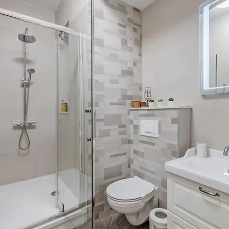 Finn Luxury Σπλιτ