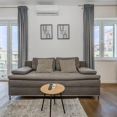 Finn Luxury Σπλιτ