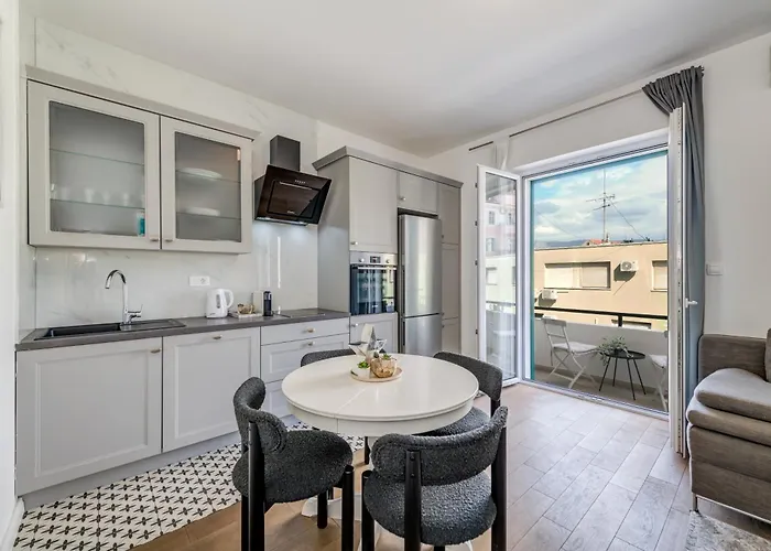 Finn Luxury Apartment